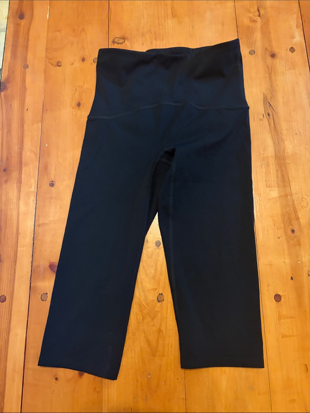 SPANXshape Booty Boost Cropped Leggings Black Size Small